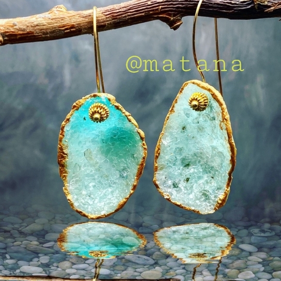 Makers of Poshmark 💗 Beautiful creators! - Picture 3 of 9